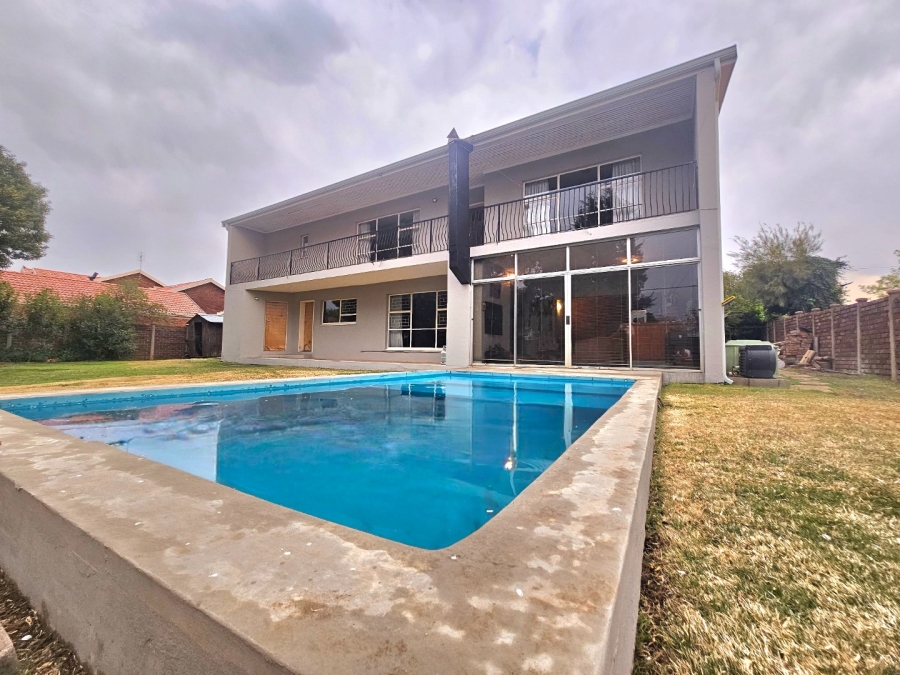 5 Bedroom Property for Sale in Panorama Free State